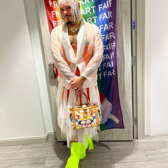 Meet your Posher, Omar - Picture 7 of 11